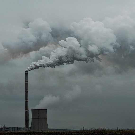 Agenția Europeană de Mediu: Cetățenii Europei inspiră zilnic un nivel inacceptabil de ridicat de poluanţi atmosferici