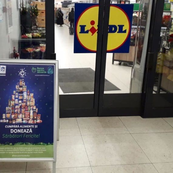 Înainte de Crăciun, clienții Lidl pot dona alimente pentru persoanele defavorizate