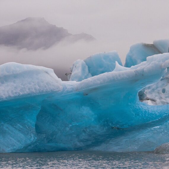 Studiu: Ritmul în care se topesc ghețarii s-a dublat în ultimii 20 de ani
