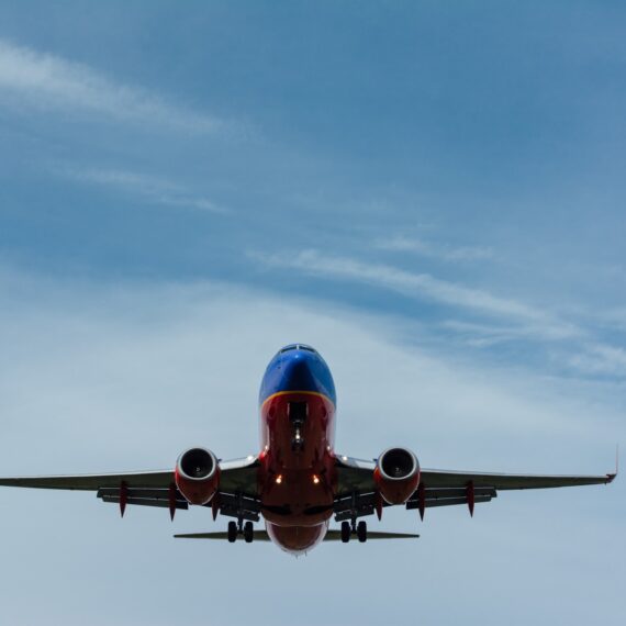 Compania aeriană JetBlue a comandat peste 94 de milioane de litri de combustibil sustenabil pentru aviație produs din dioxid de carbon capturat