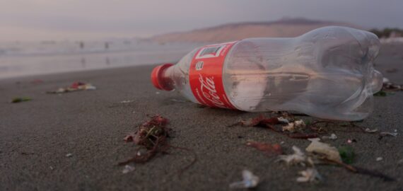 Raport: Companii precum Coca-Cola și Unilever se numără printre brandurile suspectate de greenwashing atunci când vine vorba de ambalaje