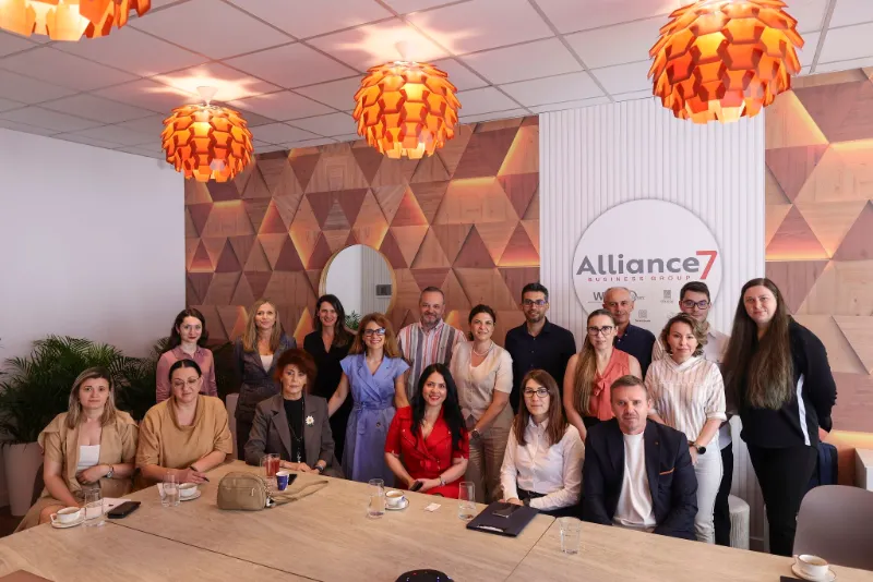 Reprezentanți ai organizațiilor participante la o întâlnire a Center for Circular Economy